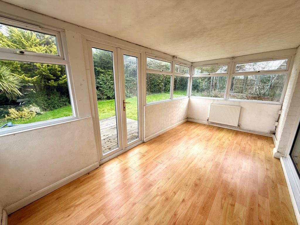 Lot: 155 - DETACHED CHALET BUNGALOW FOR IMPROVEMENT - Conservatory